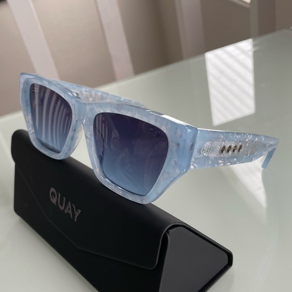 NWT QUAY Limited Edition No Apologies Sunglasses - Picture 5 of 11